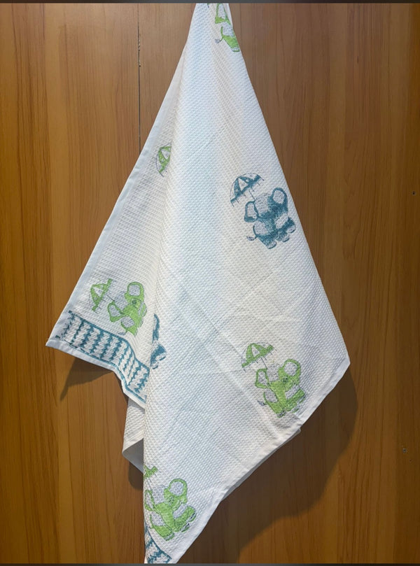 Rainy Day Roro waffle handblock printed baby towel with umbrella elephant motifs – Newkasa.

Handblock printed waffle cotton baby towel featuring elephants and umbrellas – Newkasa.

Jaipuri waffle baby towel with blue and green elephant design – Newkasa.