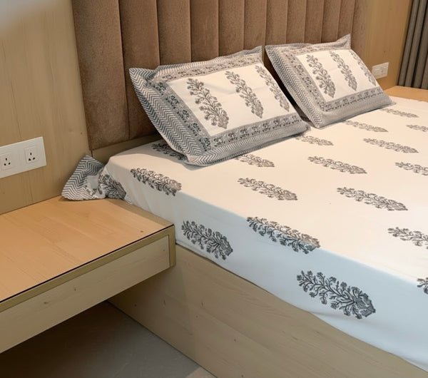 Genda Riwaaz – Jaipuri Hand Block Cotton Bedsheet (QUEEN SIZE 90*108)